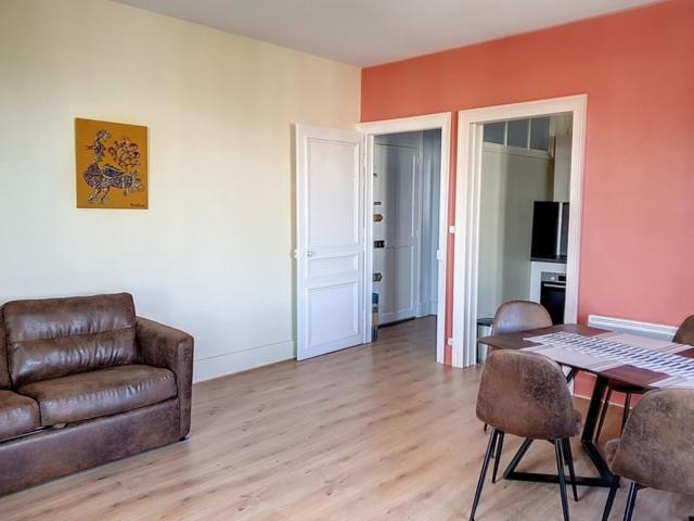 Vittel Spacieux 2 Pieces Renove - Confortable - Vue - 200 Metres Thermes المظهر الخارجي الصورة